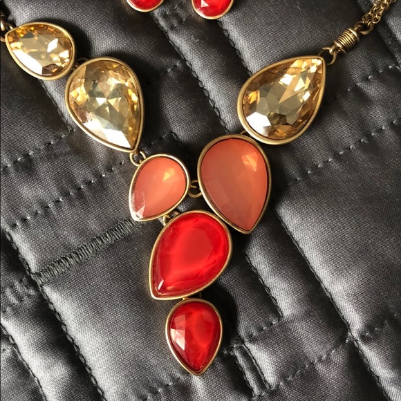 Kenneth Cole necklace and earrings set - Picture 3 of 4